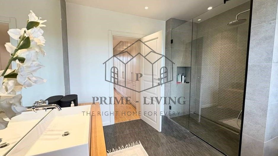 VILA SPATIOASA CU 6 CAMERE LA INCHIRIERE IN COMPLEX REZIDENTIAL - Poză 5