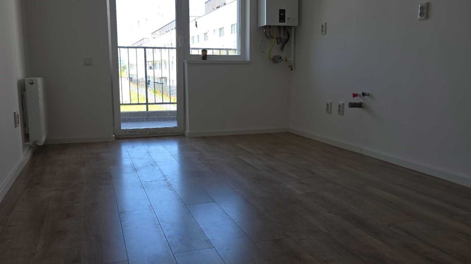 Apartament 2 camere, balcon, etaj intermediar, Terra - Poză 4