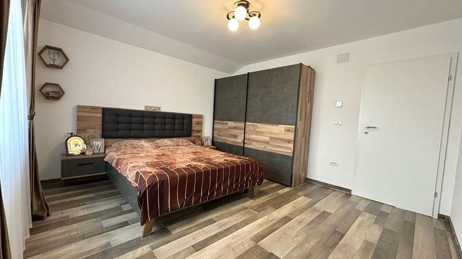 Vila moderna- 4 camere- cu piscina, complet mobilata si utilata - Sag - Poză 7