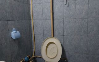 Apartament cu 3 camere - Necesită renovare completă, oportunitate pentru investitori! - Poză 6