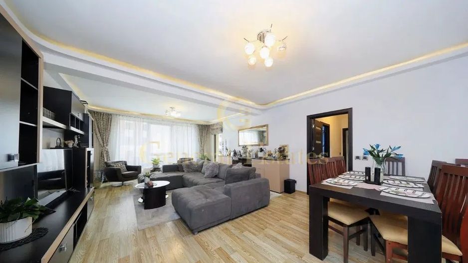 Apartament premium, 3 Camere 100 mp, 2 parcari inclse in pret - Poză 1