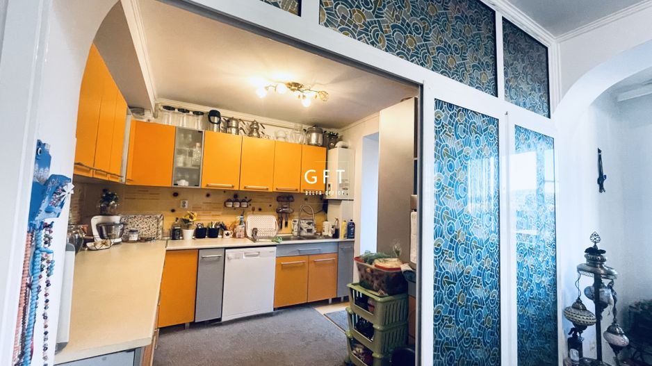 Apartament 4 camere + boxa+garaj+parcare - 100000€ - Poză 1