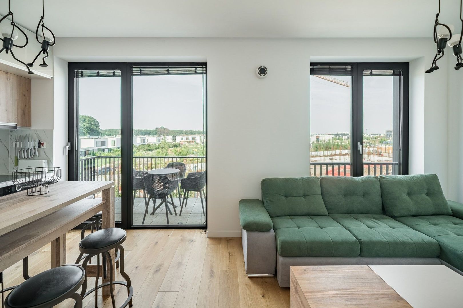 Apartament cu 2 camere mobilat in Amber Forest - Poză 8