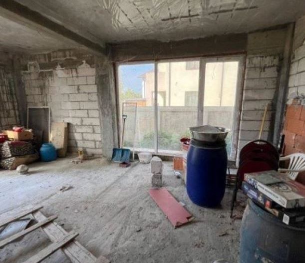 Casa nefinalizata Domnesti - Poză 2