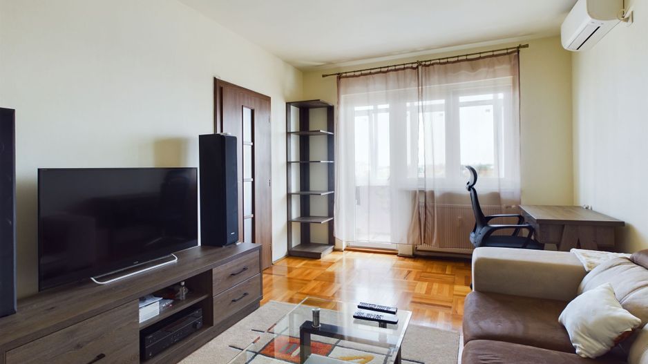 Apartament cu 2 camere renovat modern în Grădiște - Poză 1