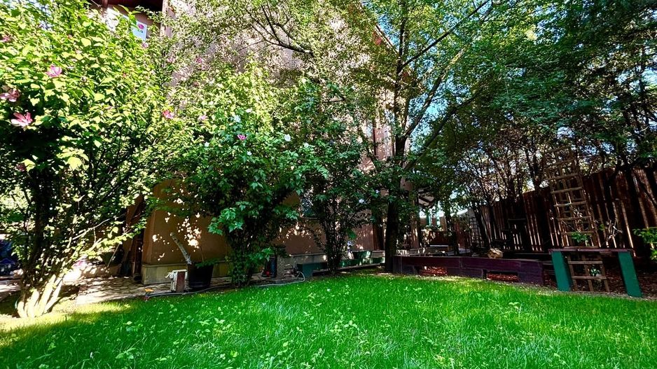 Vila 8 camere | padurea Baneasa | teren 383 mp - Poză 1