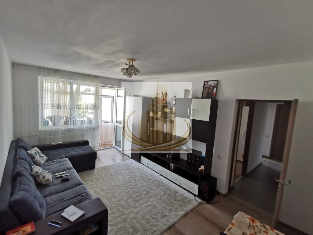 Vând apartament cu trei camere confort 1 - Poză 1