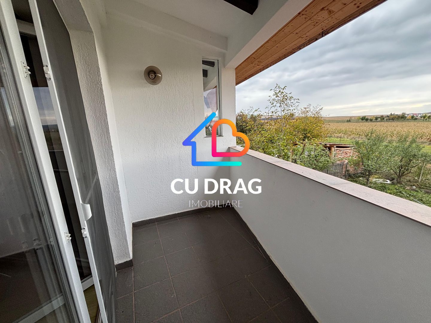 Casa moderna cu 3 dormitoare garaj si terasa Cartier Eden Sura Mica - Poză 9