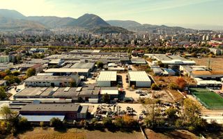 SPAȚIU INDUSTRIAL CU HALĂ ȘI DEPOZITARE - Poză 6