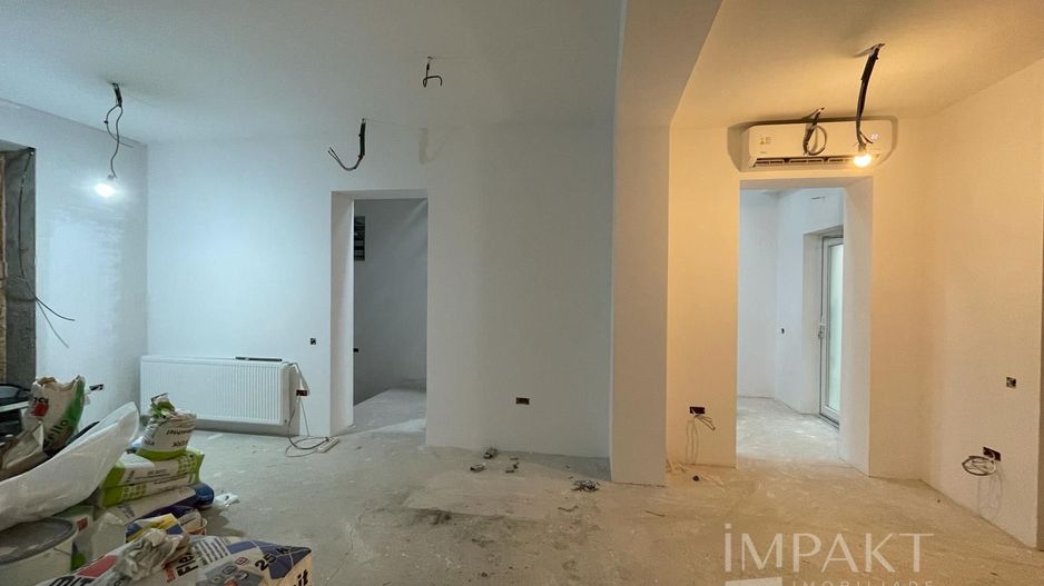 Spatiu comercial ultracentral cu vitrina si intrare direct din strada - Poză 6