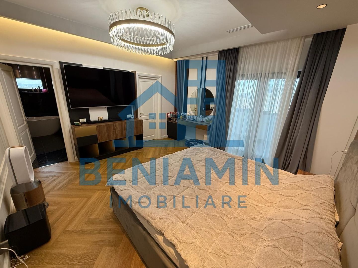 Penthouse cu piscina la etajul 11-Mobilat Lux-300mp-parcare-lift - Poză 4