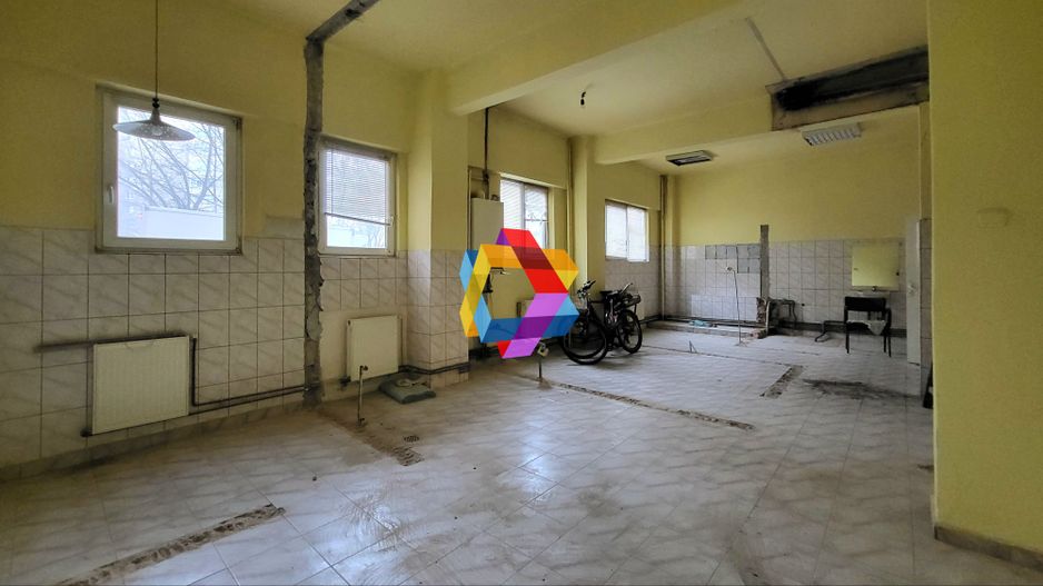 Spatiu comercial de închiriat Brasov - 80 mp cu vad comercial - Poză 6