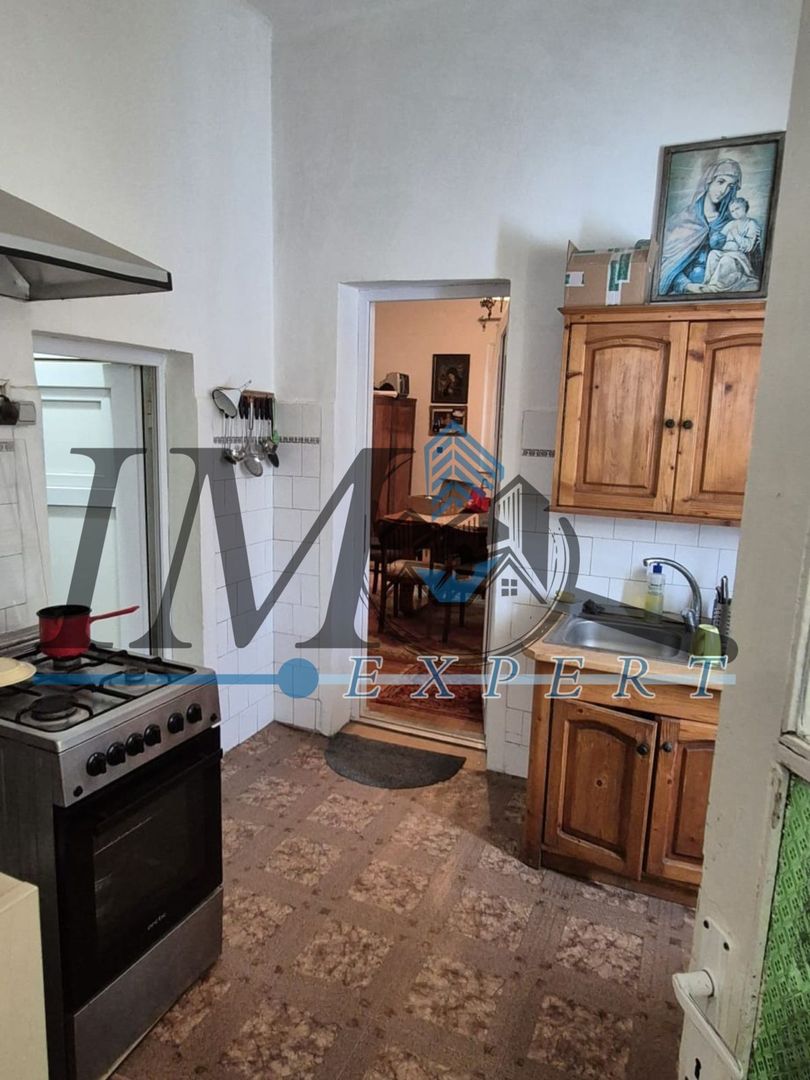 Casa ,curte și gradina.Teren cu 2700 mp. - Poză 6