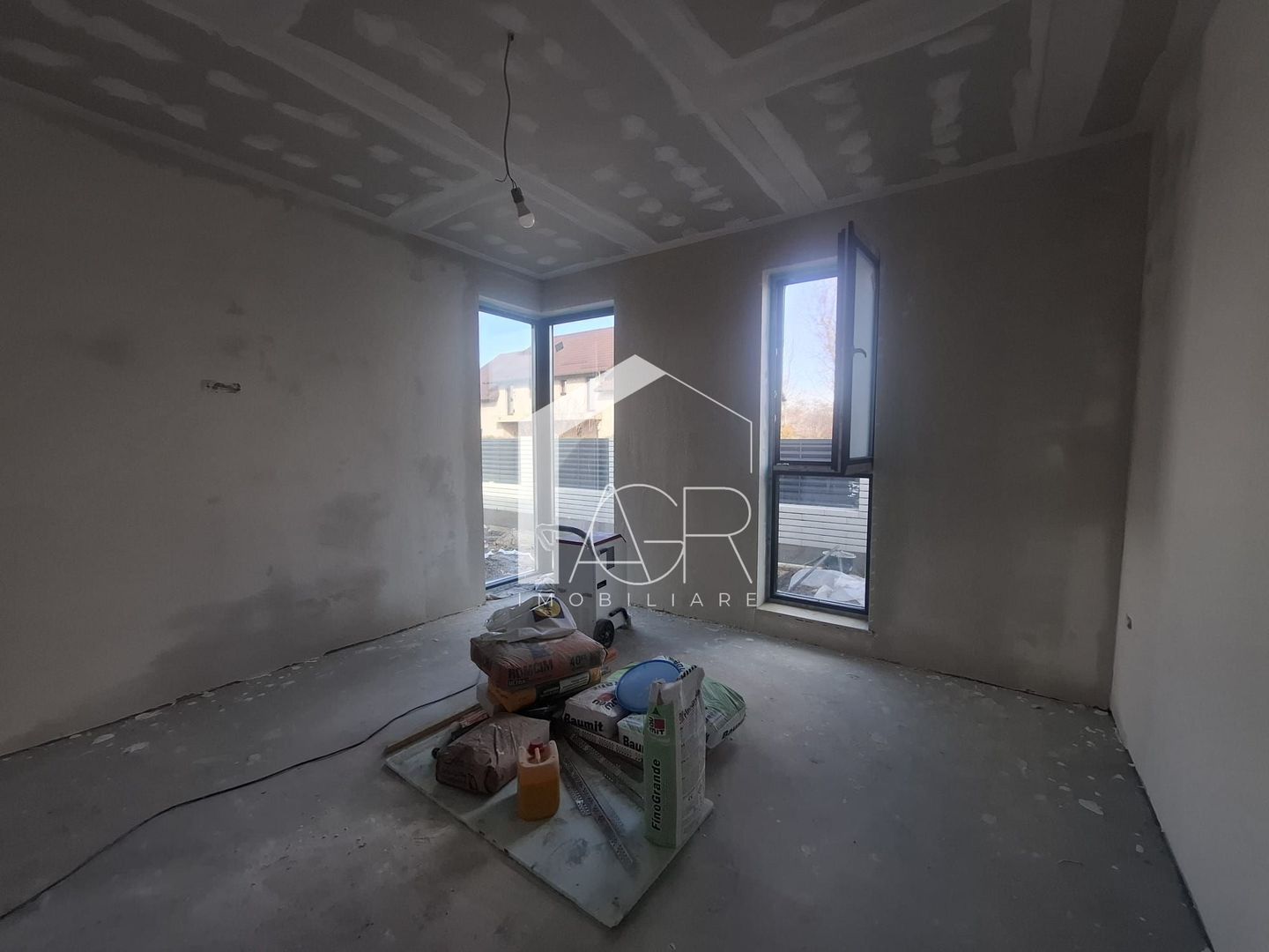 Casa cu 4 camere de vanzare, Bucov, Mica Roma - Poză 9