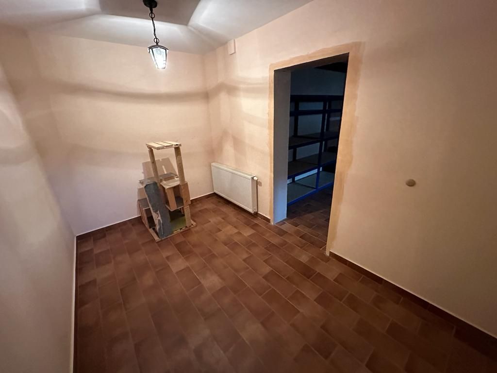 VILA  - ARADULUI. -British - Poză 34