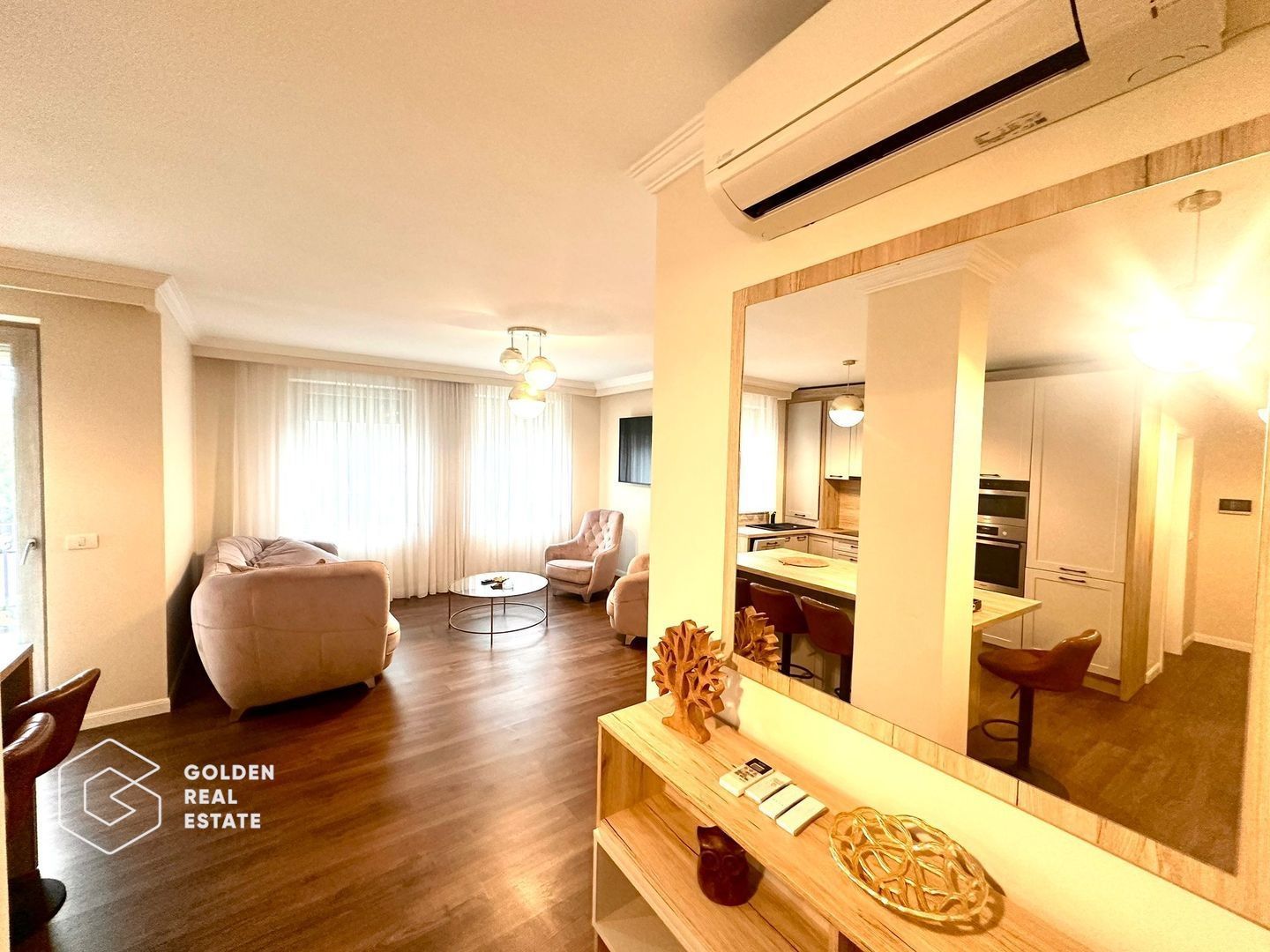 Apartament premium, zona Subcetate, 3 camere, 2 bai, loc parcare, sala, piscina - Poză 3