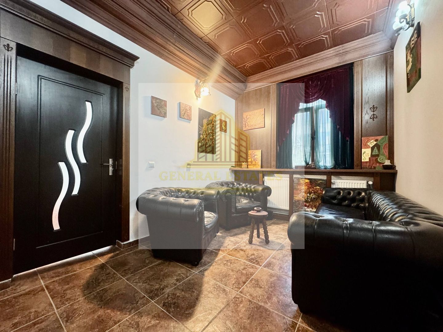 Spre Vânzare Proprietate remarcabilă cu 6 camere în inima Iașului ! - Poză 8