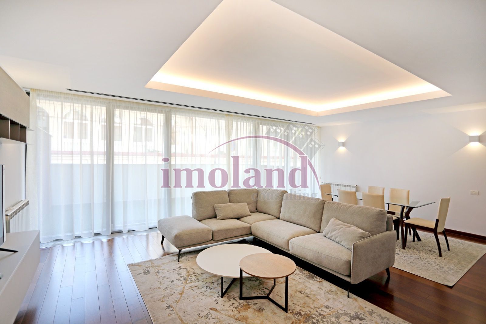 Inchiriere - apartament 3 camere + terasa - parter inalt - Primaverii - Poză 1
