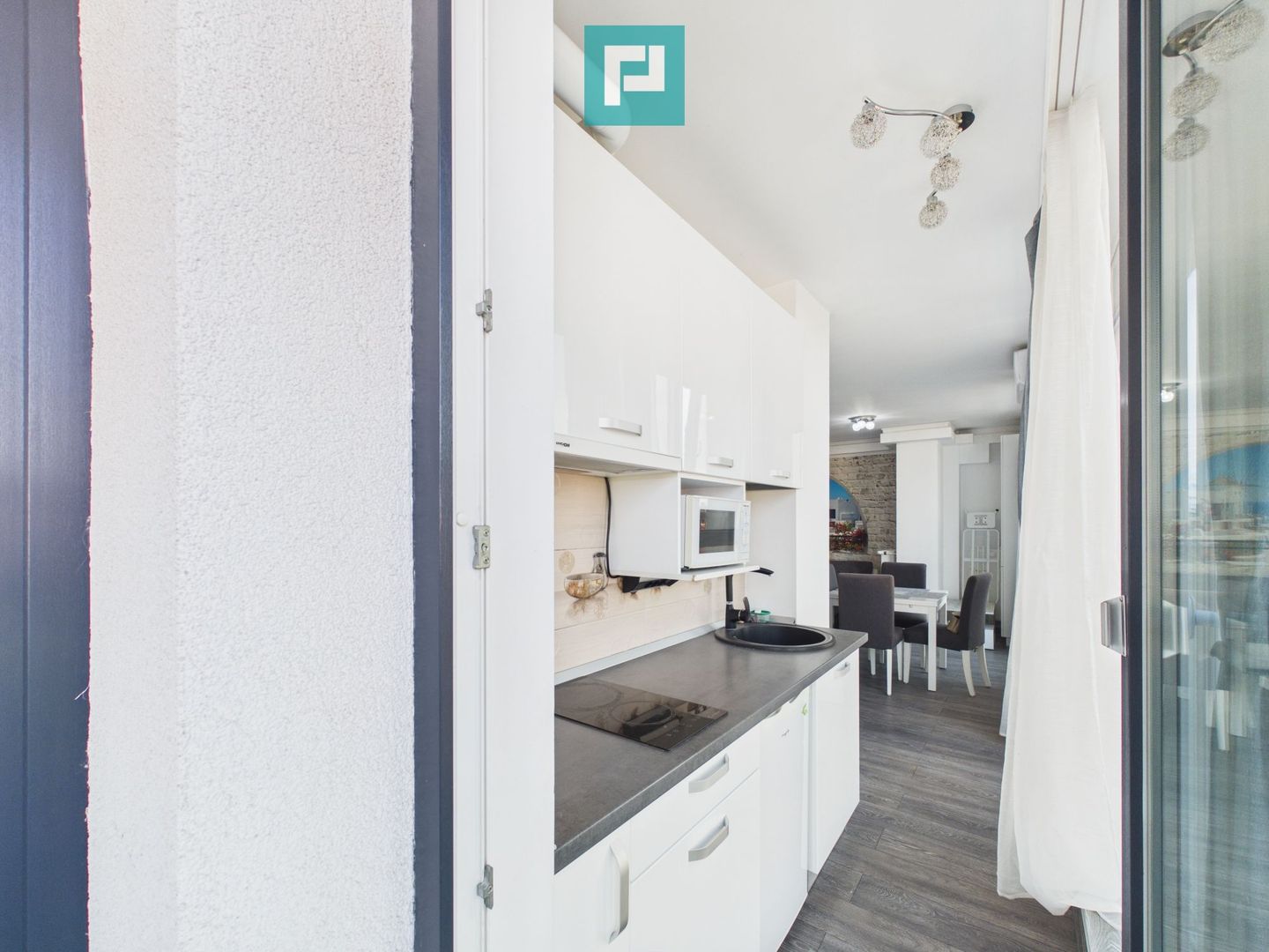 Apartament cu 2 camere la Arad Plaza - Poză 6