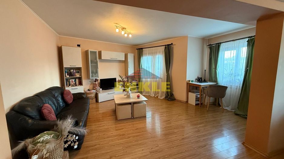 Închiriere – Apartament 3 camere mobilat utilat zona farmacia Anca - Poză 1