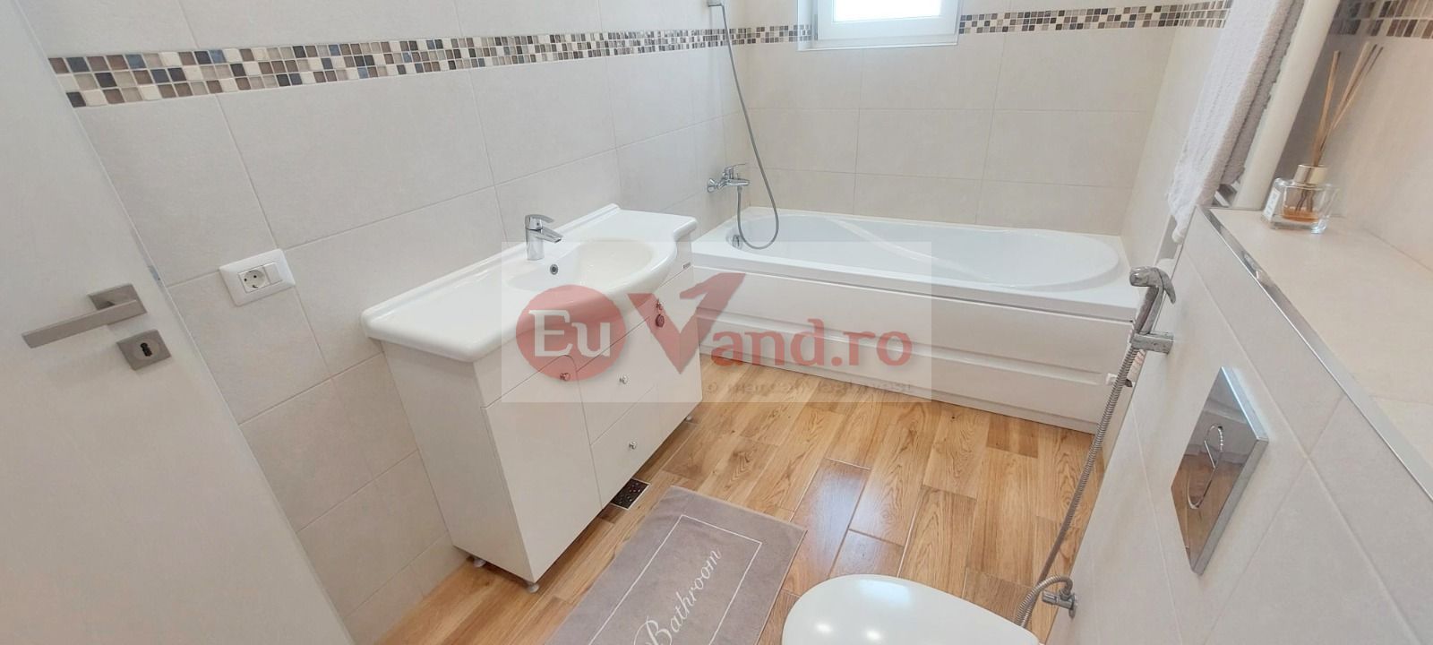 De vânzare casă premium tip duplex,  vedere spre Lacul Brates - Poză 16