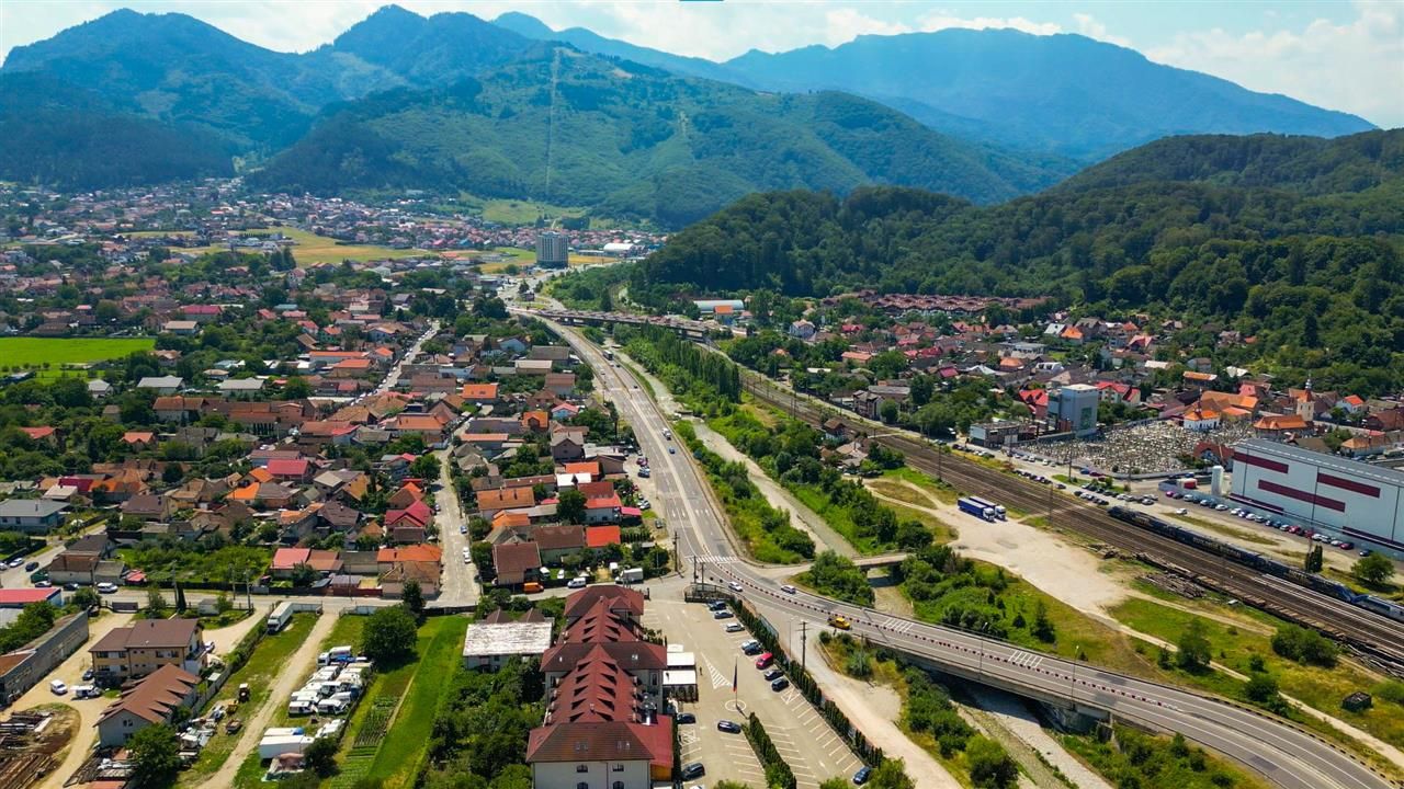 Ansamblu rezidential/ investitional/ comercial, Sacele, Brasov. - Poză 2