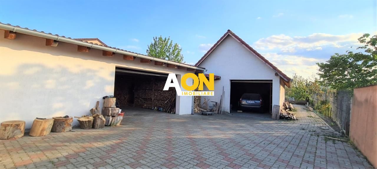 Casa pentru 2 familii, 7 Camere, 2 Garaje, 1500MP Teren - Poză 3