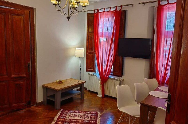 Casa cu doua camere, mobilata si utilata, zona centrala - Poză 6