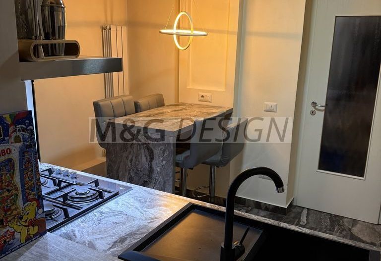 Etaj 2 , 3 camere decomandat Soarelui - Poză 6