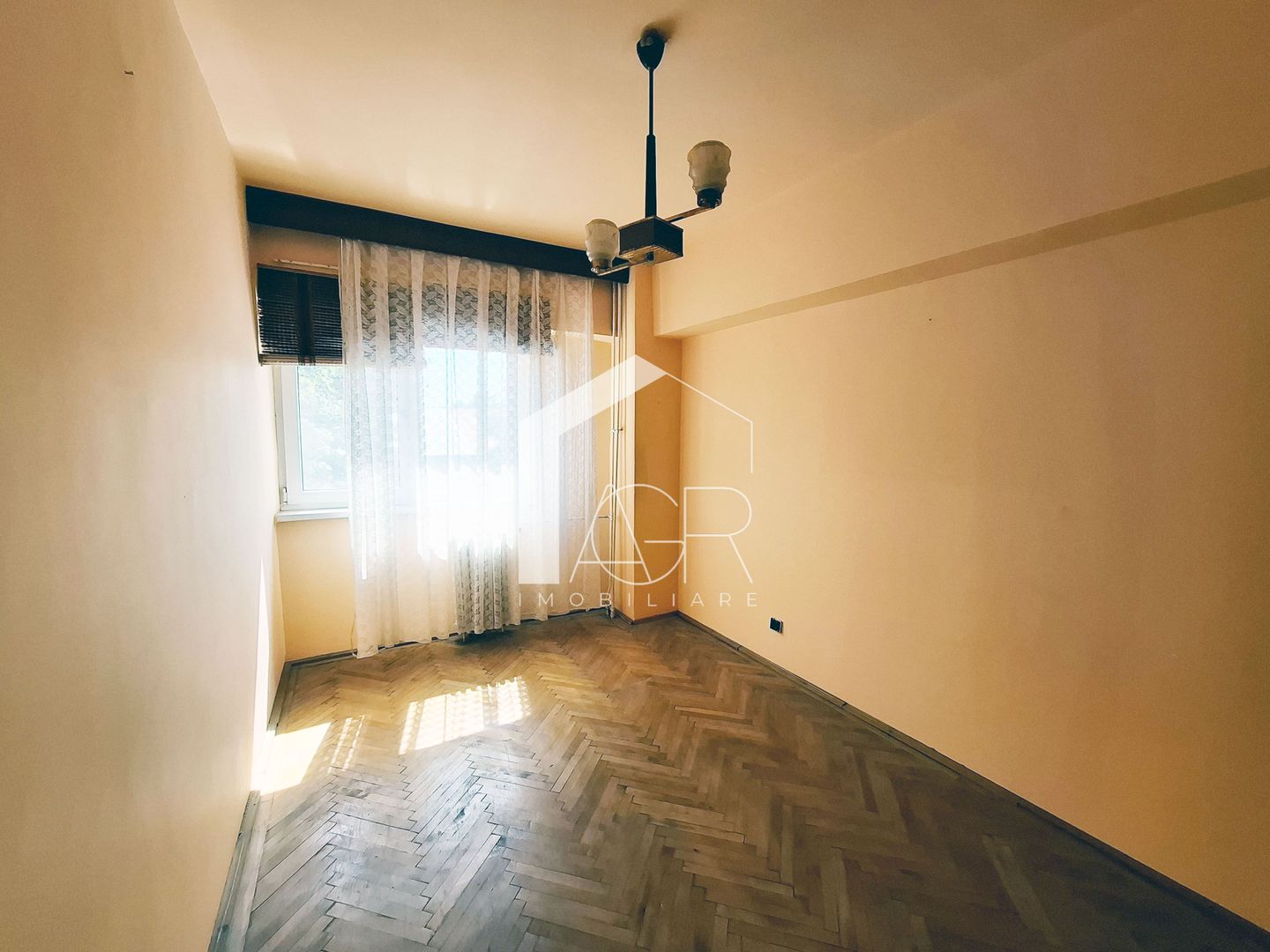 Apartament cu 3 camere, decomandat, Piata Mihai Viteazu - Poză 7