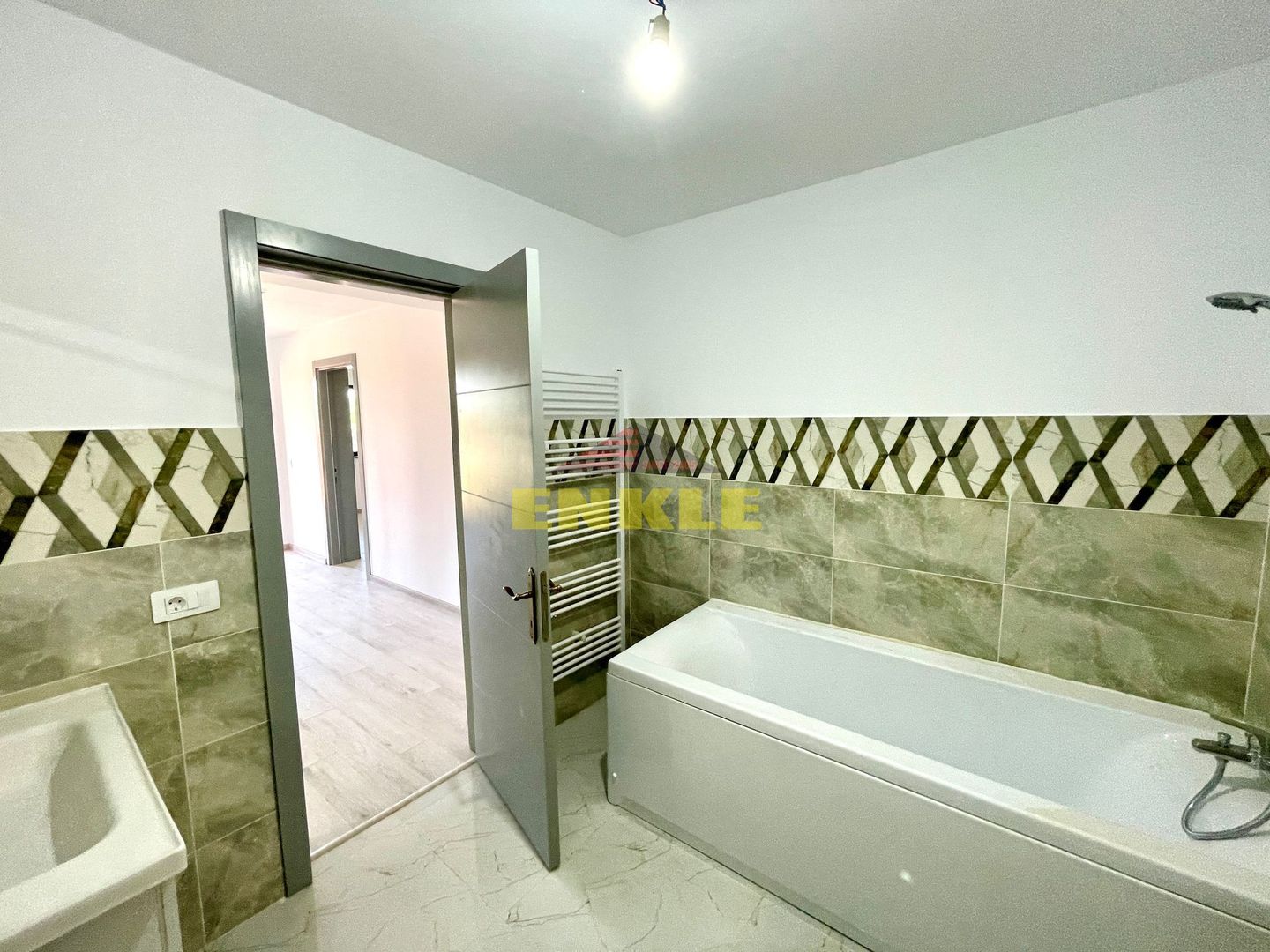 Casă nouă de vânzare – 120 m², teren 600 m², zona Hudum - Poză 3