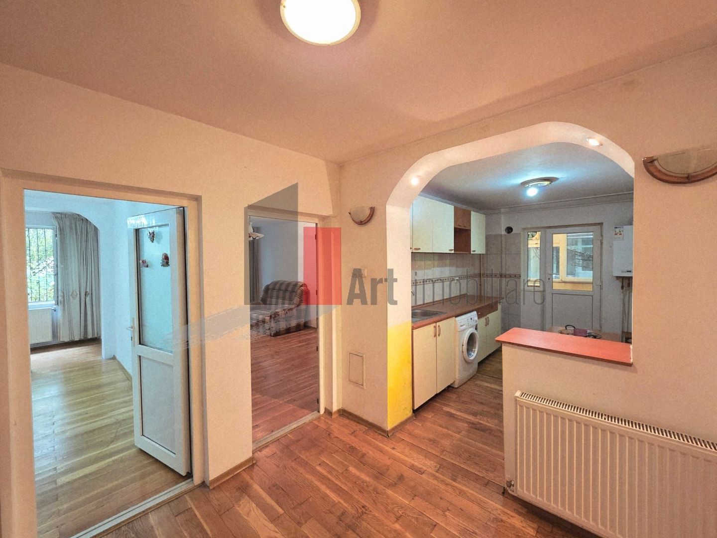 Apartament spațios cu 4 camere Crangasi - Poză 14