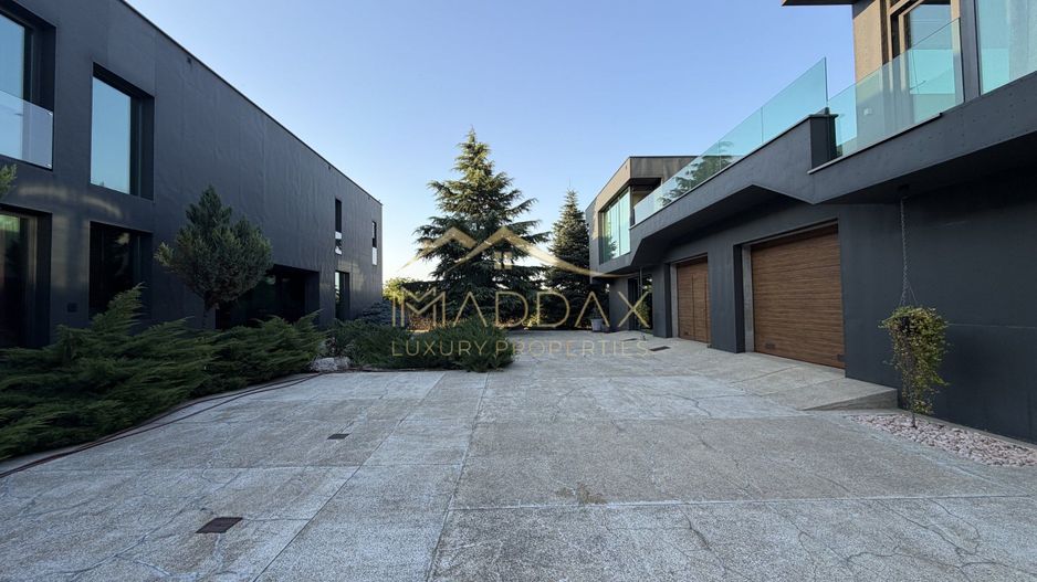 Vila Exclusivista *2223mp teren* / Piscina proprie / 5 garaje / Otopeni - Poză 5