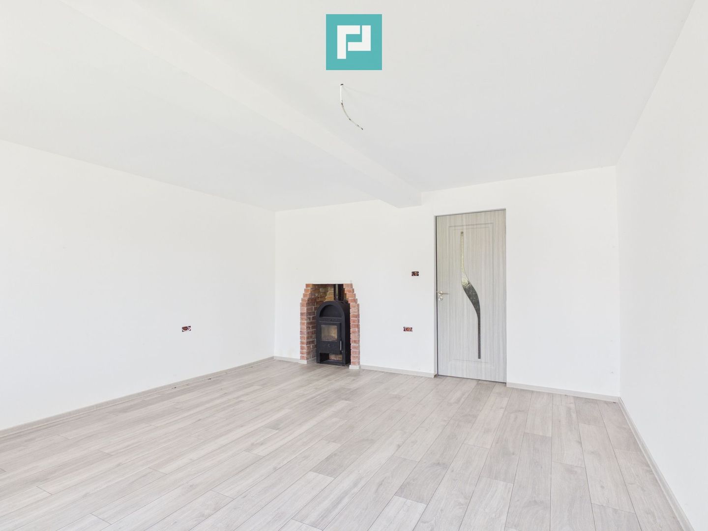 Casă renovată cu 3 camere în Battonya - Poză 11