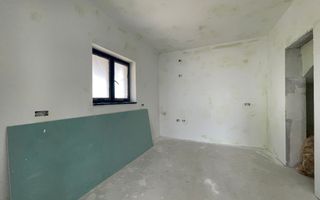 Casă individuală cu garaj-Moșnița Veche - Poză 7