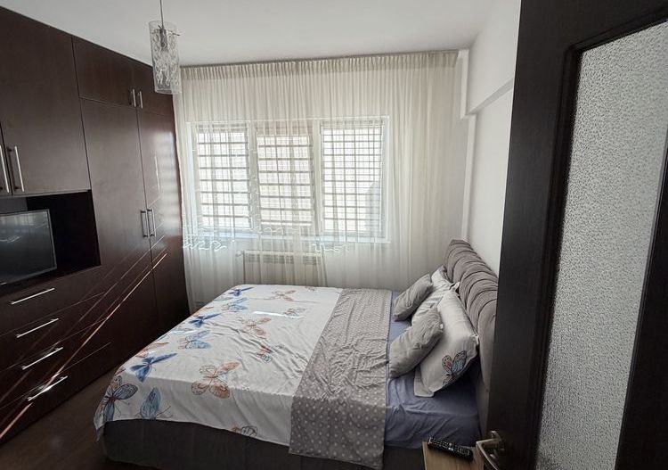 Apartament 2 camere Decomandat cartier 1 Mai - Poză 3