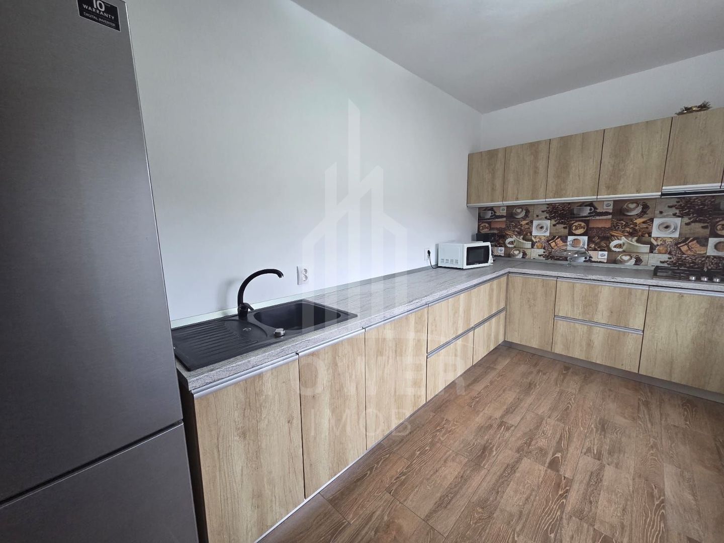 Casă de închiriat - Zona Gușterița, vedere spre munte - Poză 5