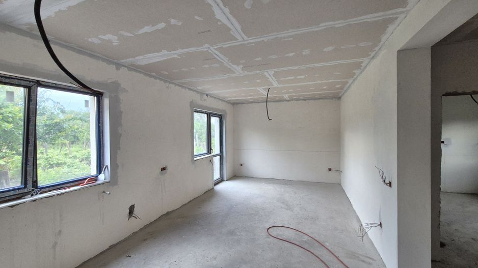 Casa P+1 in comuna 1 Decembrie - str. Victoriei - Poză 3