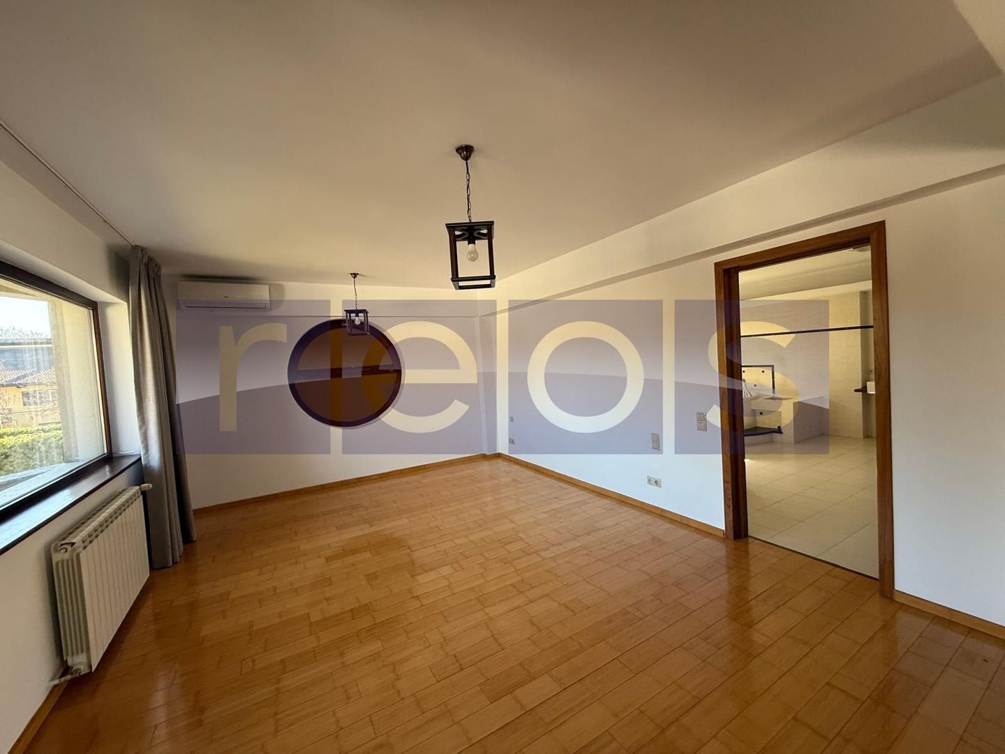 INCHIRIERE VILA DEOSEBITA EROU IANCU NICOLAE | PISCINA | 7 CAMERE | 1300MP CURTE - Poză 7