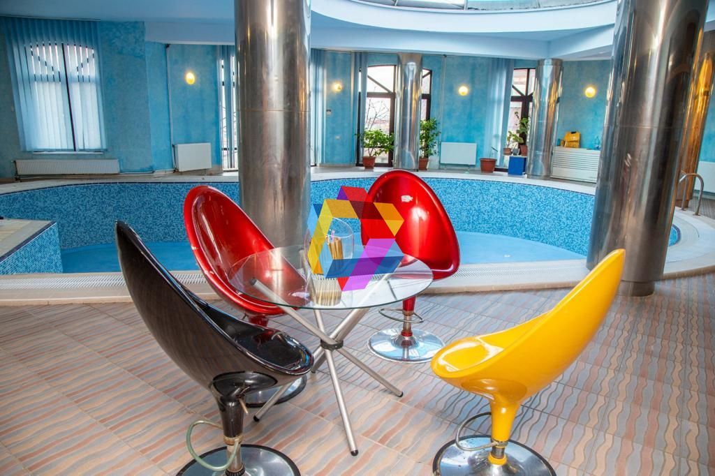 Conac cu piscina - 1810 mp - Poză 12