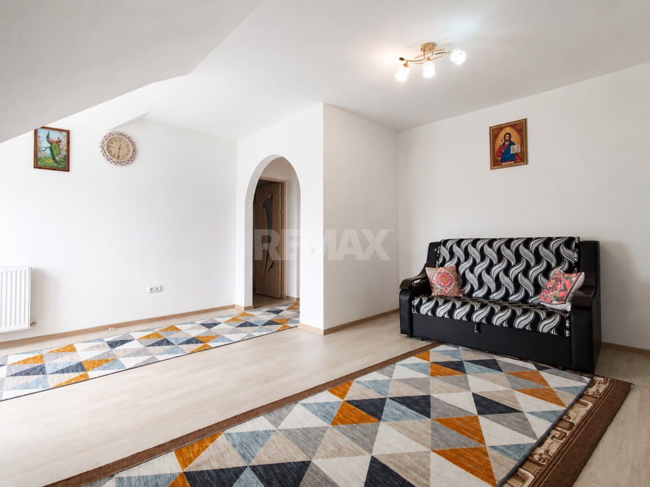 Casă generoasă cu 2 Nivele și confort modern – 10 Ari, Băcioi (sat Frumușica) - Poză 14