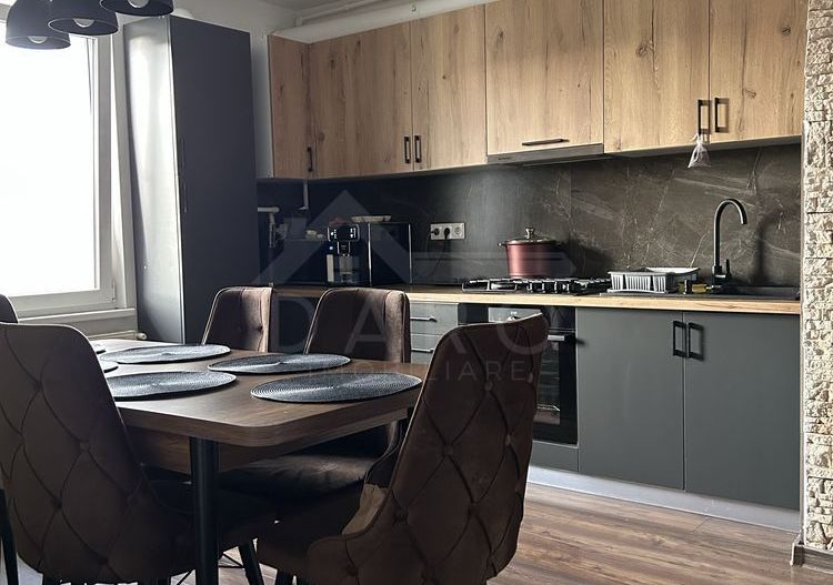 Apartament cu 3 camere - Poză 1