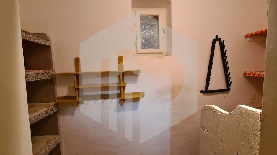 Casa individuala | De inchiriat | Valea Aurie | 90mp | Curte |Pivnita - Poză 13