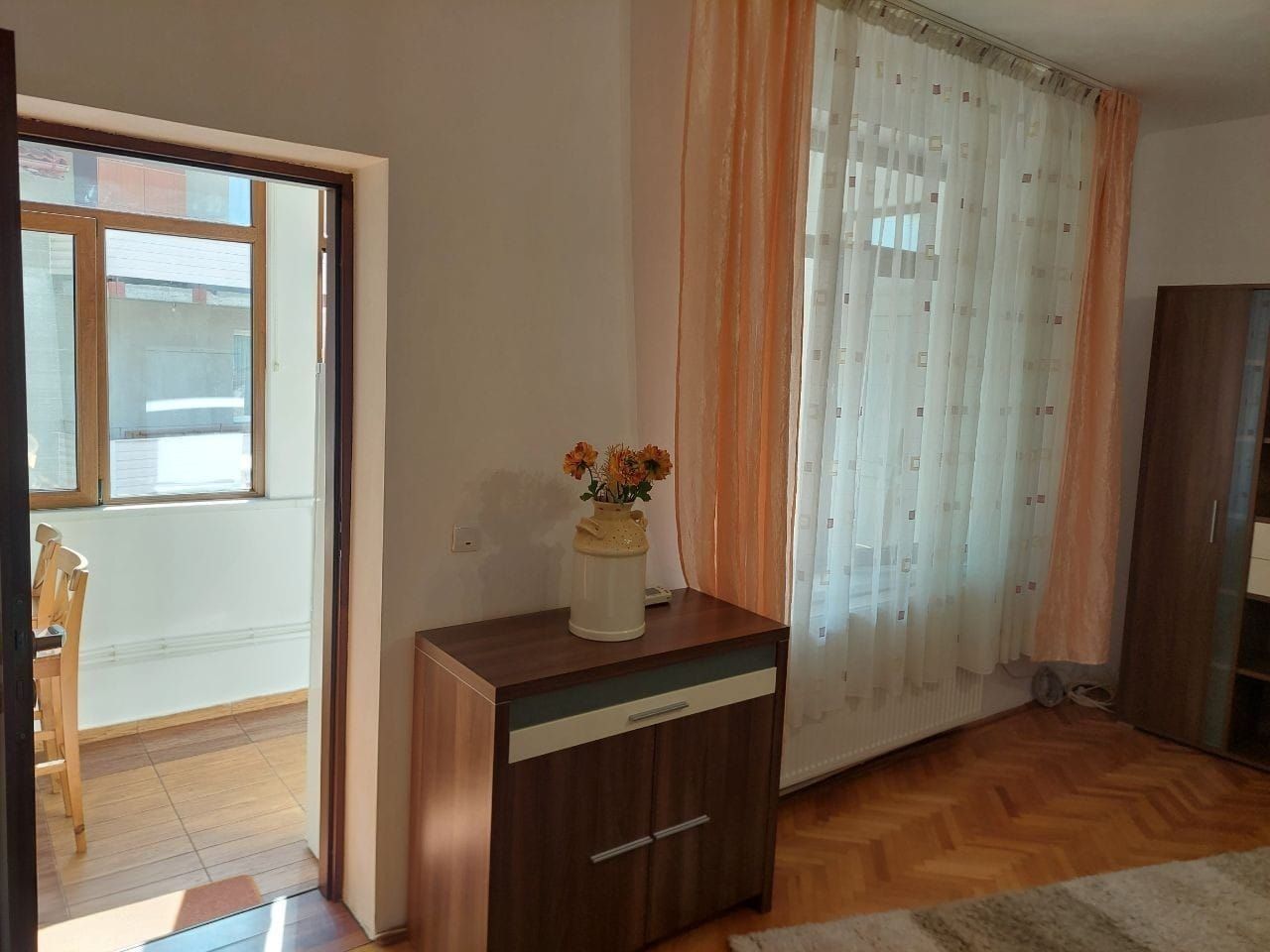De inchiriat studio la casa, zona centrala Brasov, Schei - Poză 4