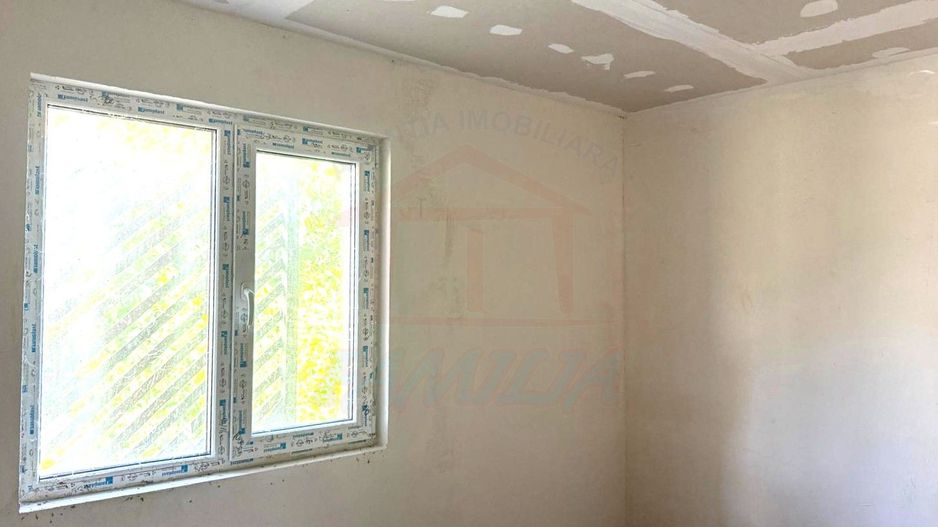 48.000 Euro casa+teren (in concesiune) 804 mp in com Branistea - Poză 7