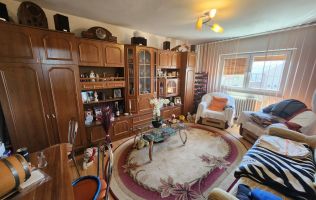 De vanzare apartament 2 camere, zona Sub stadion
