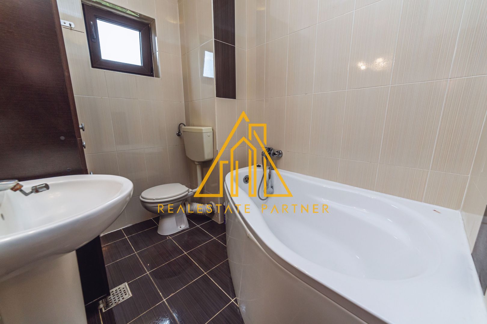 Apartament luminos, completat de spații utile și confortul de care ai nevoie! - Poză 20