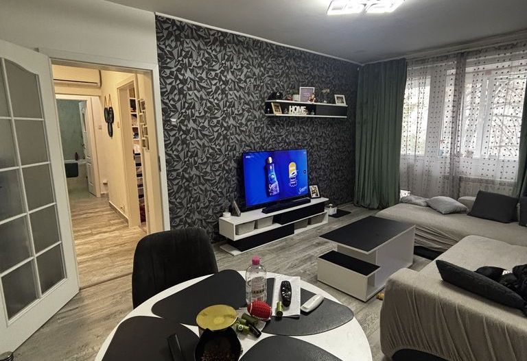 Vânzare apartament 3 camere Drumul Taberei – spațios - Poză 1