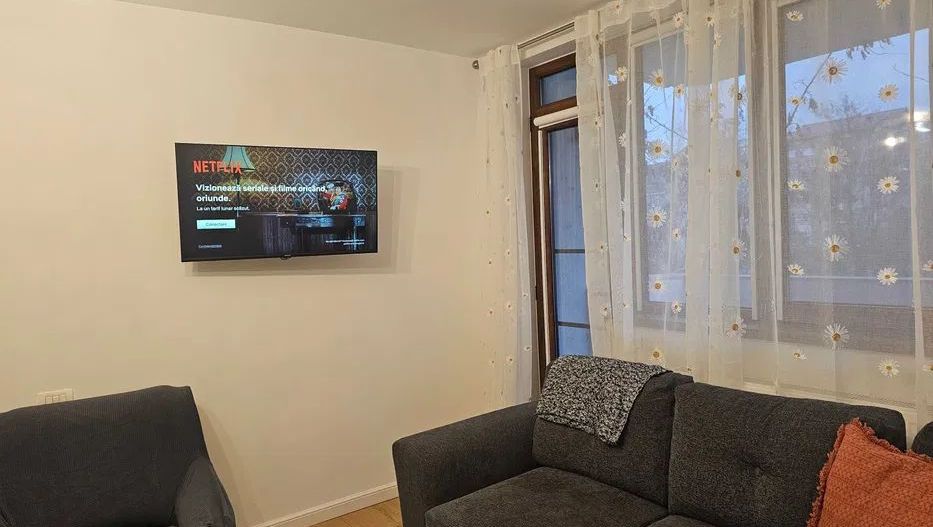 De vanzare apartament 3 camere mobilat, etaj 2, zonă liniștită, 88.000 euro - Poză 5