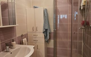 Casa 5 camere 3 bai garaj inchis si teren 700 mp utili in Lazaret - Poză 8